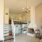 Assos Caldera Apartment *